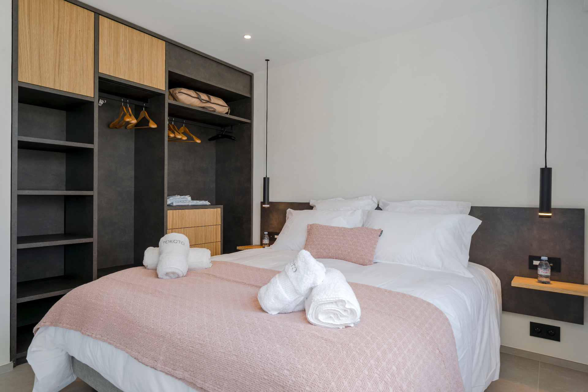 Chambre rose poudré